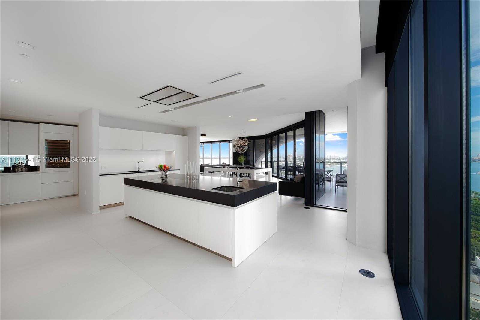 Small Image of 1000 Biscayne Blvd, Miami, FL 33132, USA Number 23
