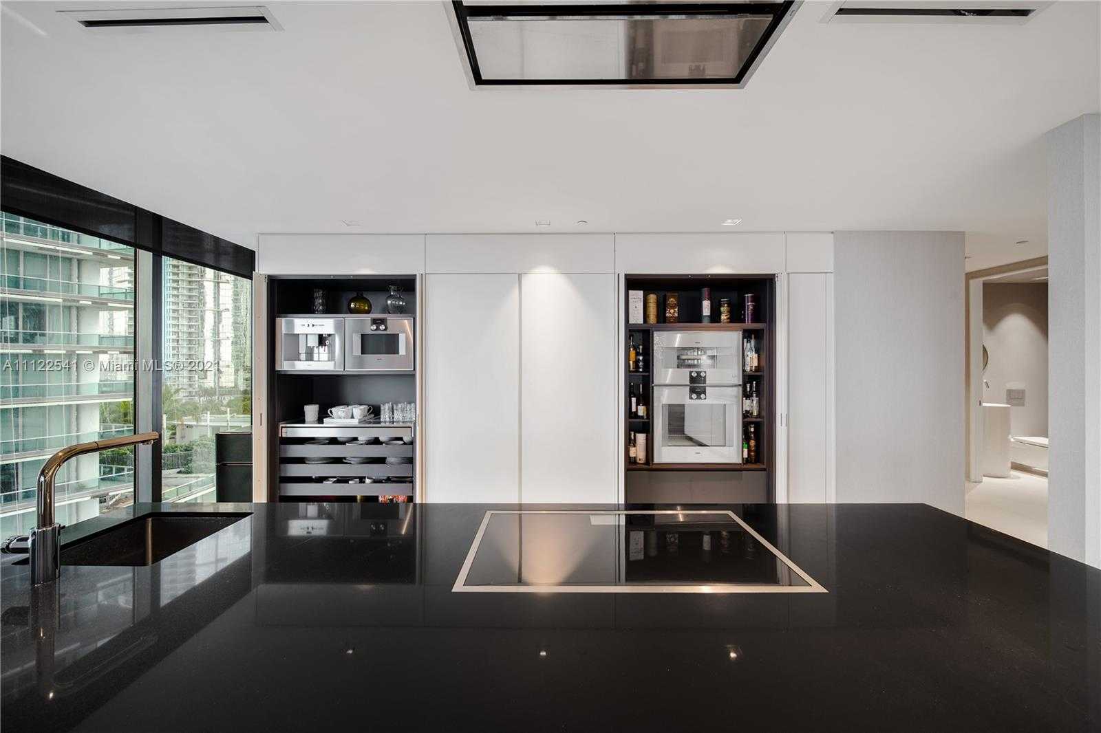 Small Image of 1000 Biscayne Blvd, Miami, FL 33132, USA Number 25