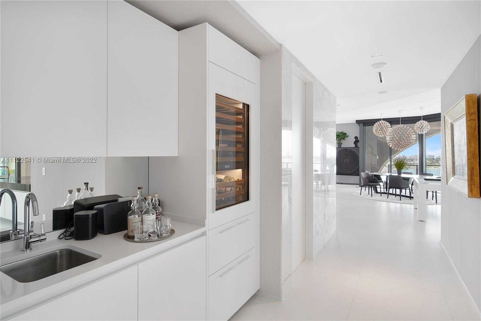 Small Image of 1000 Biscayne Blvd, Miami, FL 33132, USA Number 26
