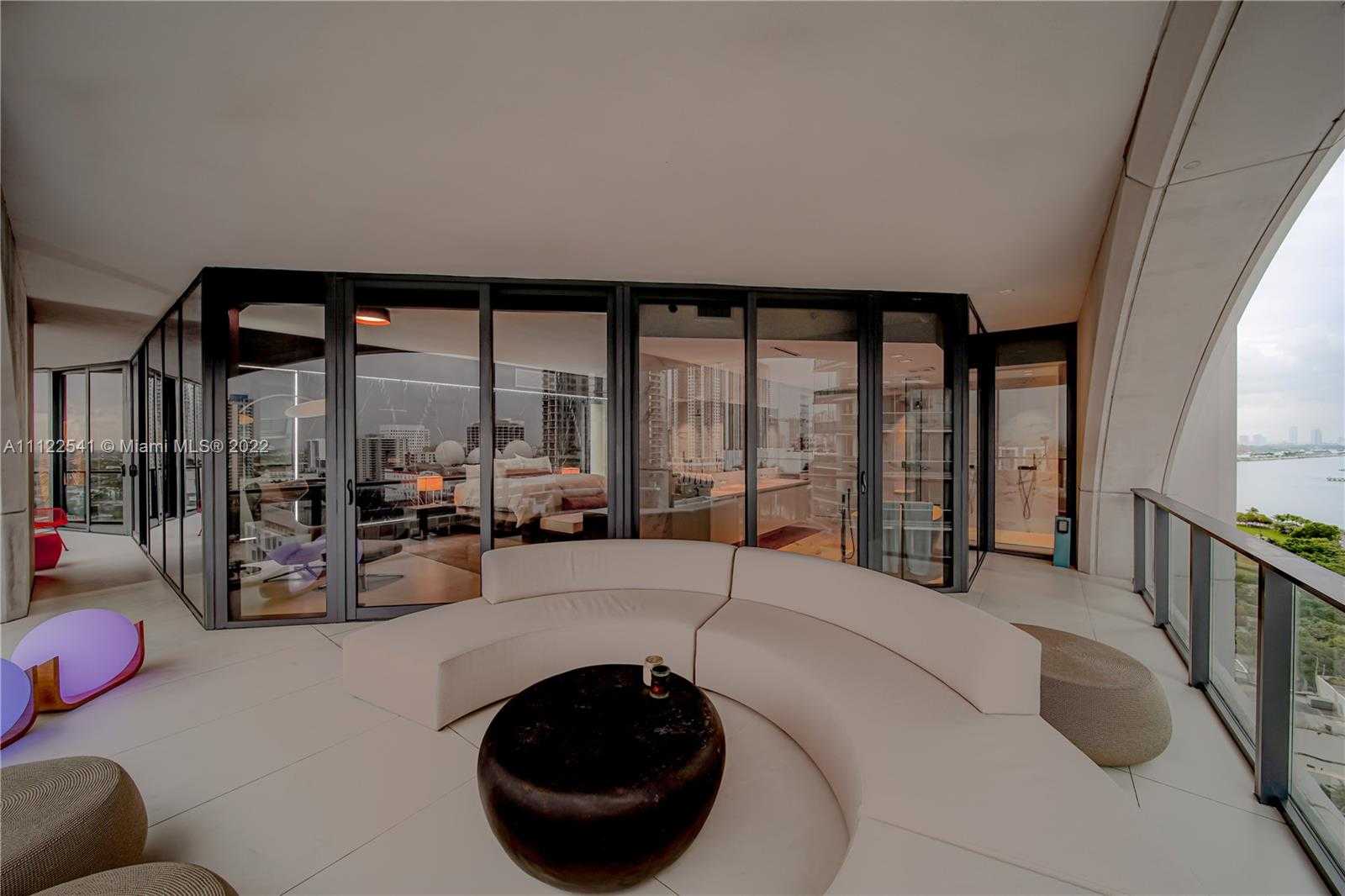Small Image of 1000 Biscayne Blvd, Miami, FL 33132, USA Number 3