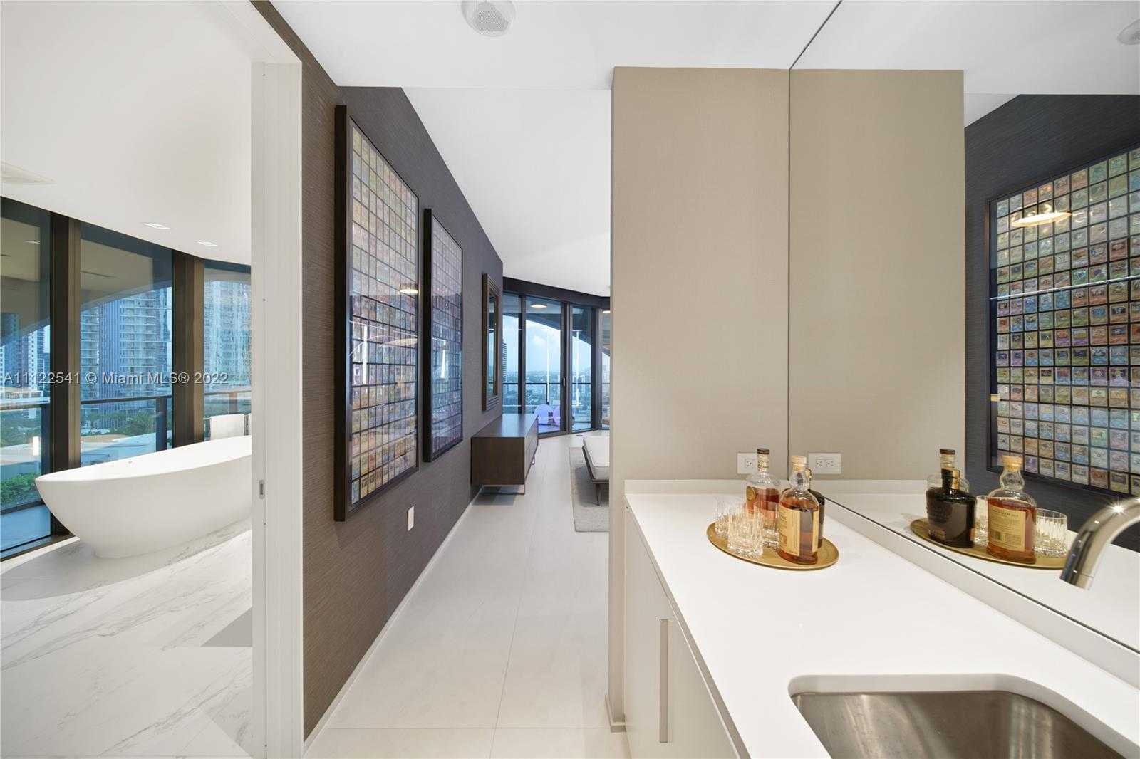 Small Image of 1000 Biscayne Blvd, Miami, FL 33132, USA Number 32