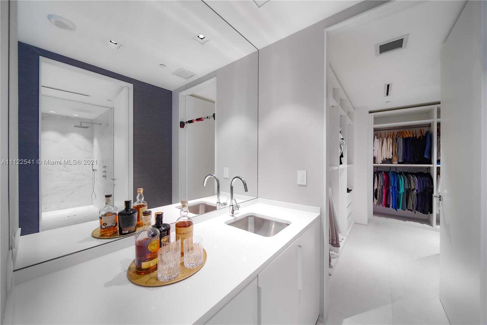 Small Image of 1000 Biscayne Blvd, Miami, FL 33132, USA Number 33