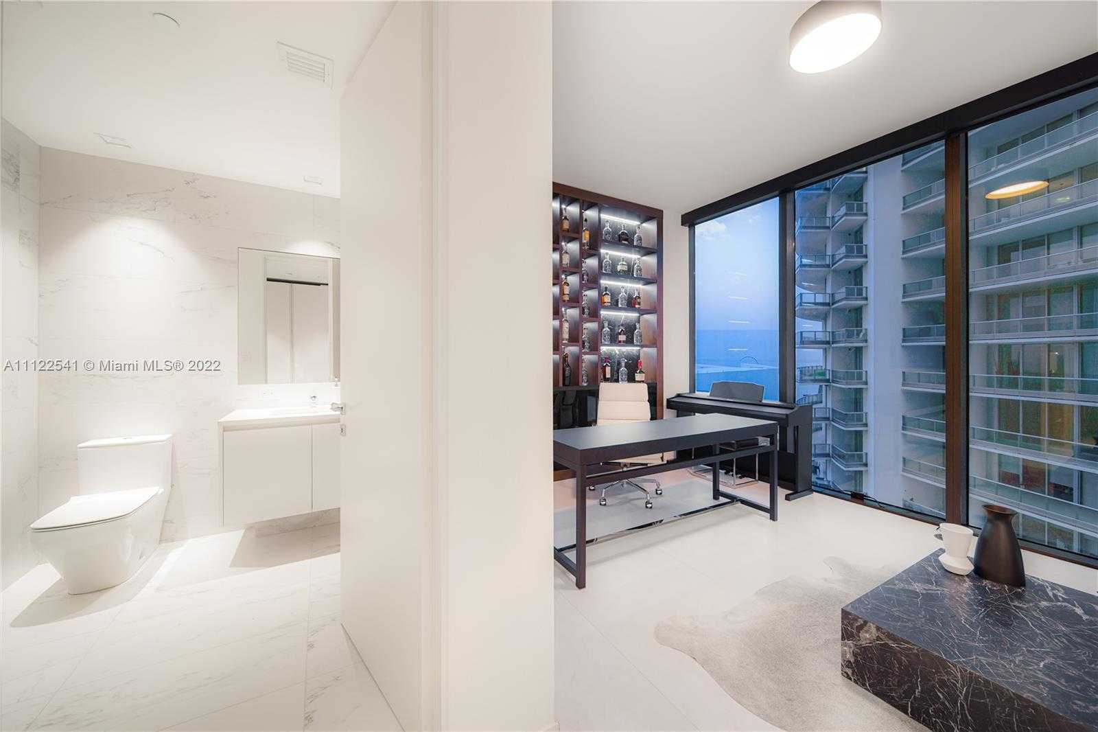 Small Image of 1000 Biscayne Blvd, Miami, FL 33132, USA Number 48