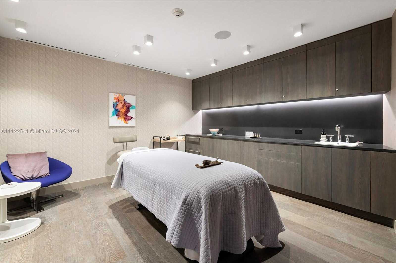 Small Image of 1000 Biscayne Blvd, Miami, FL 33132, USA Number 58