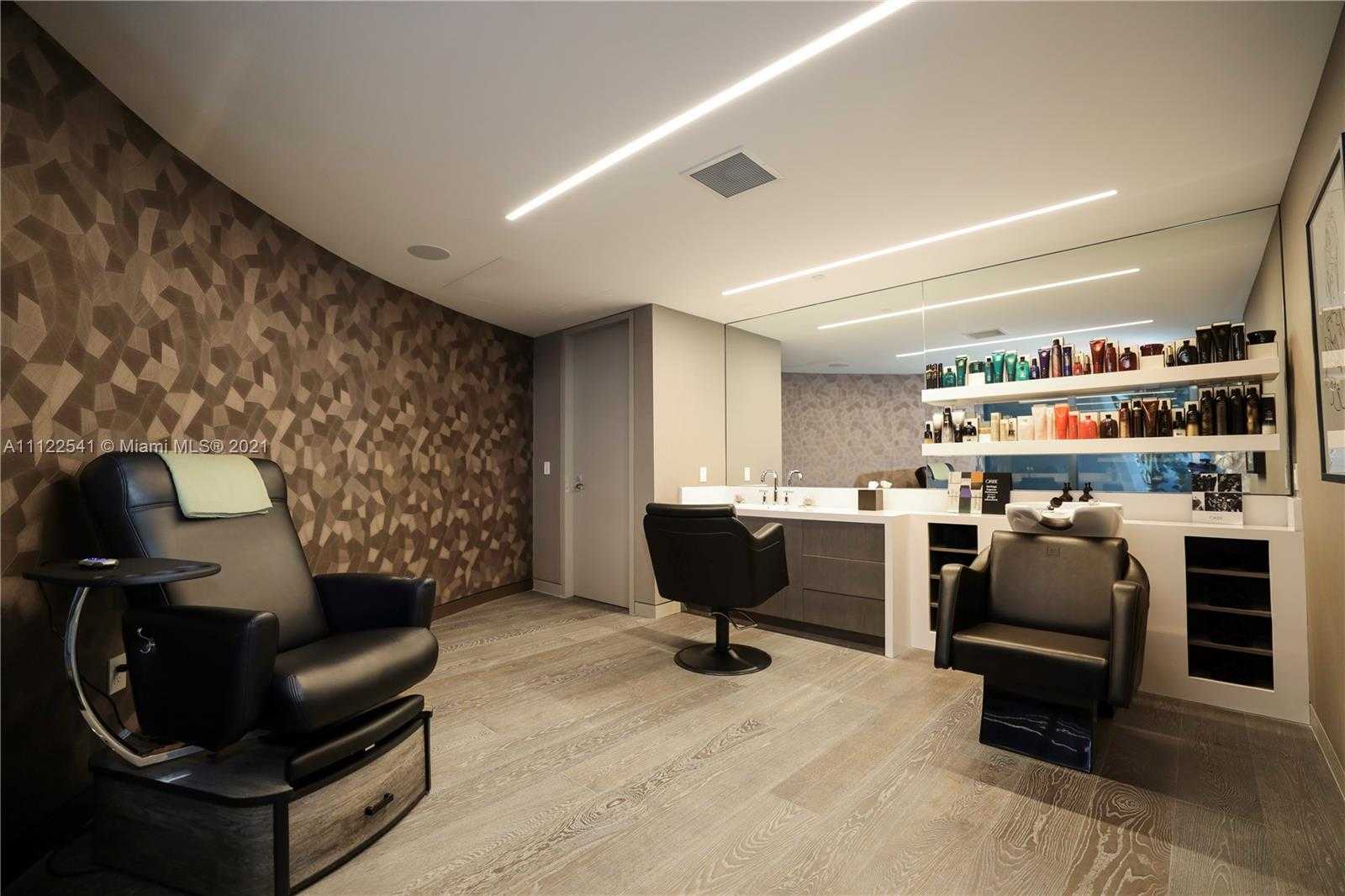 Small Image of 1000 Biscayne Blvd, Miami, FL 33132, USA Number 62