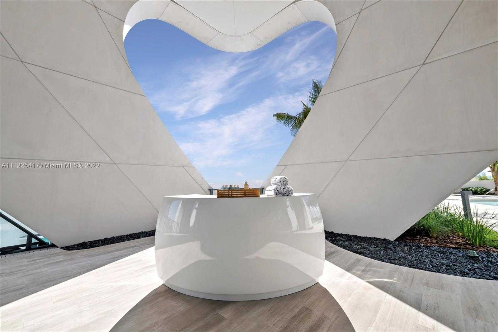 Small Image of 1000 Biscayne Blvd, Miami, FL 33132, USA Number 71
