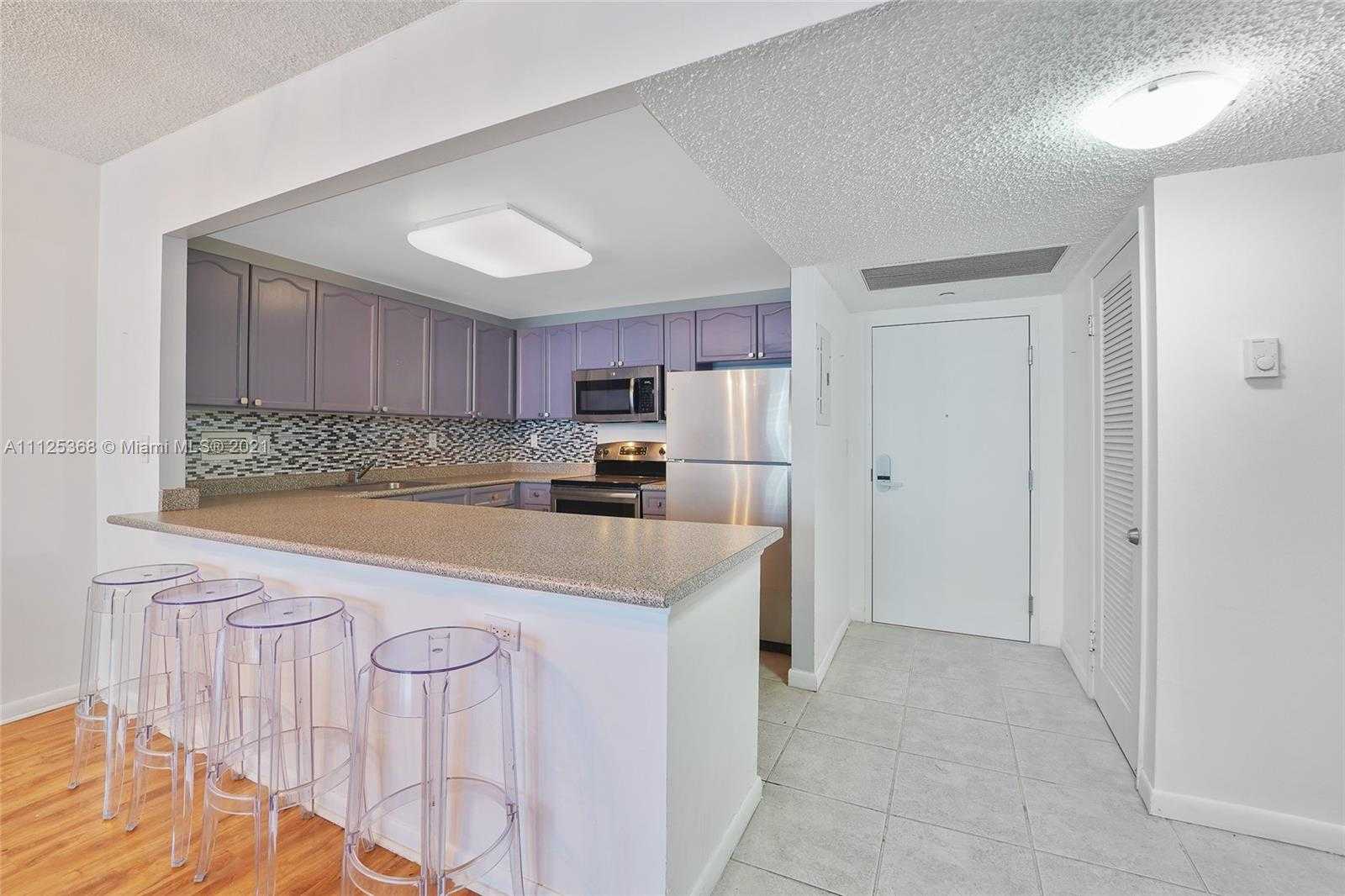 Small Image of 2301 Collins Ave, Miami Beach, FL 33139, USA Number 2