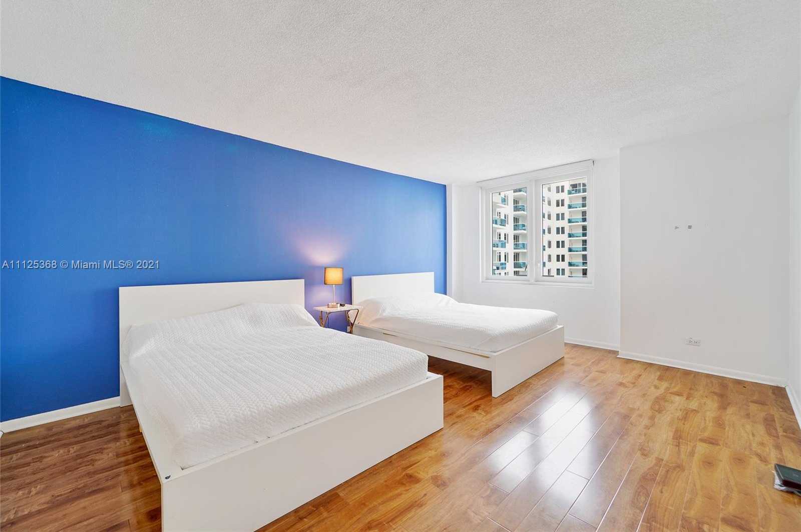 Small Image of 2301 Collins Ave, Miami Beach, FL 33139, USA Number 4