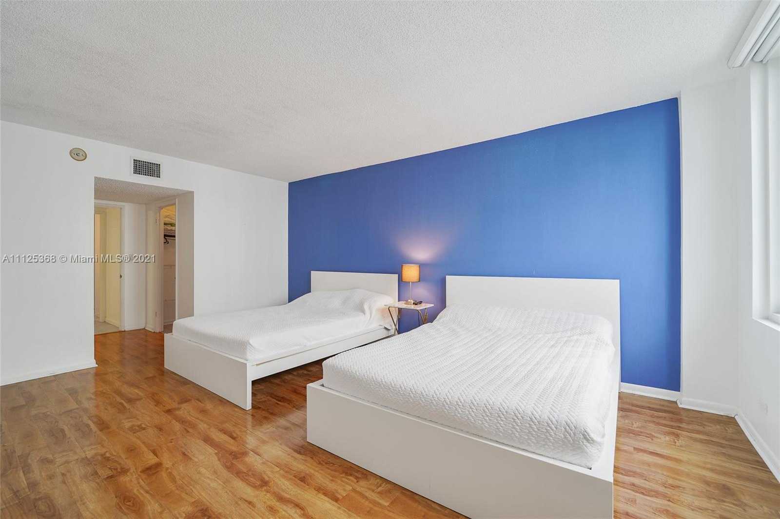 Small Image of 2301 Collins Ave, Miami Beach, FL 33139, USA Number 5
