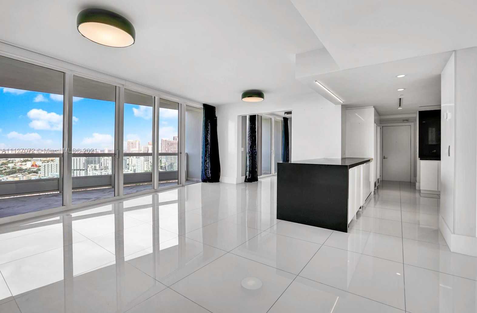 Small Image of Santa Maria, 1643 Brickell Ave, Miami, FL 33129, USA Number 10