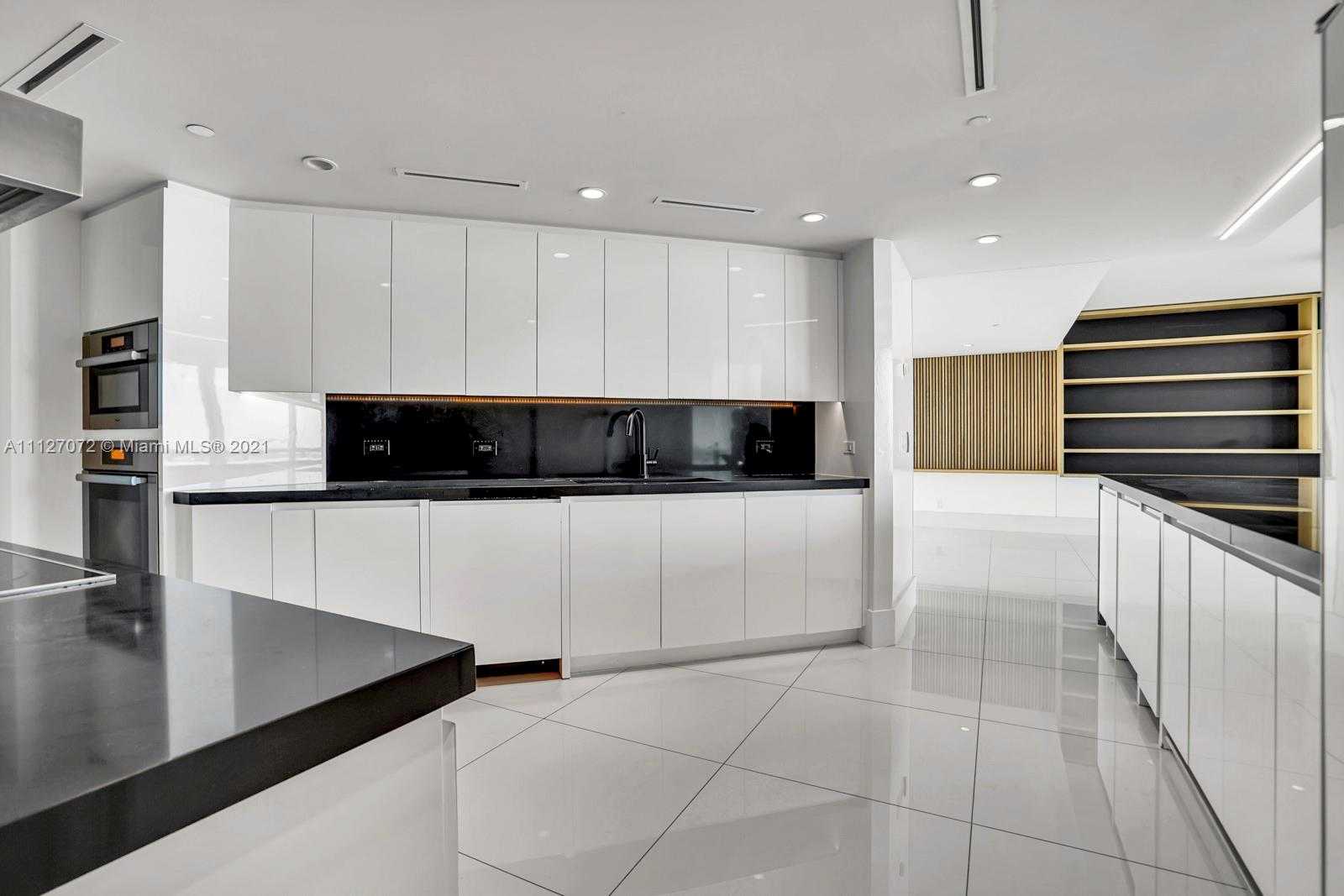 Small Image of Santa Maria, 1643 Brickell Ave, Miami, FL 33129, USA Number 13