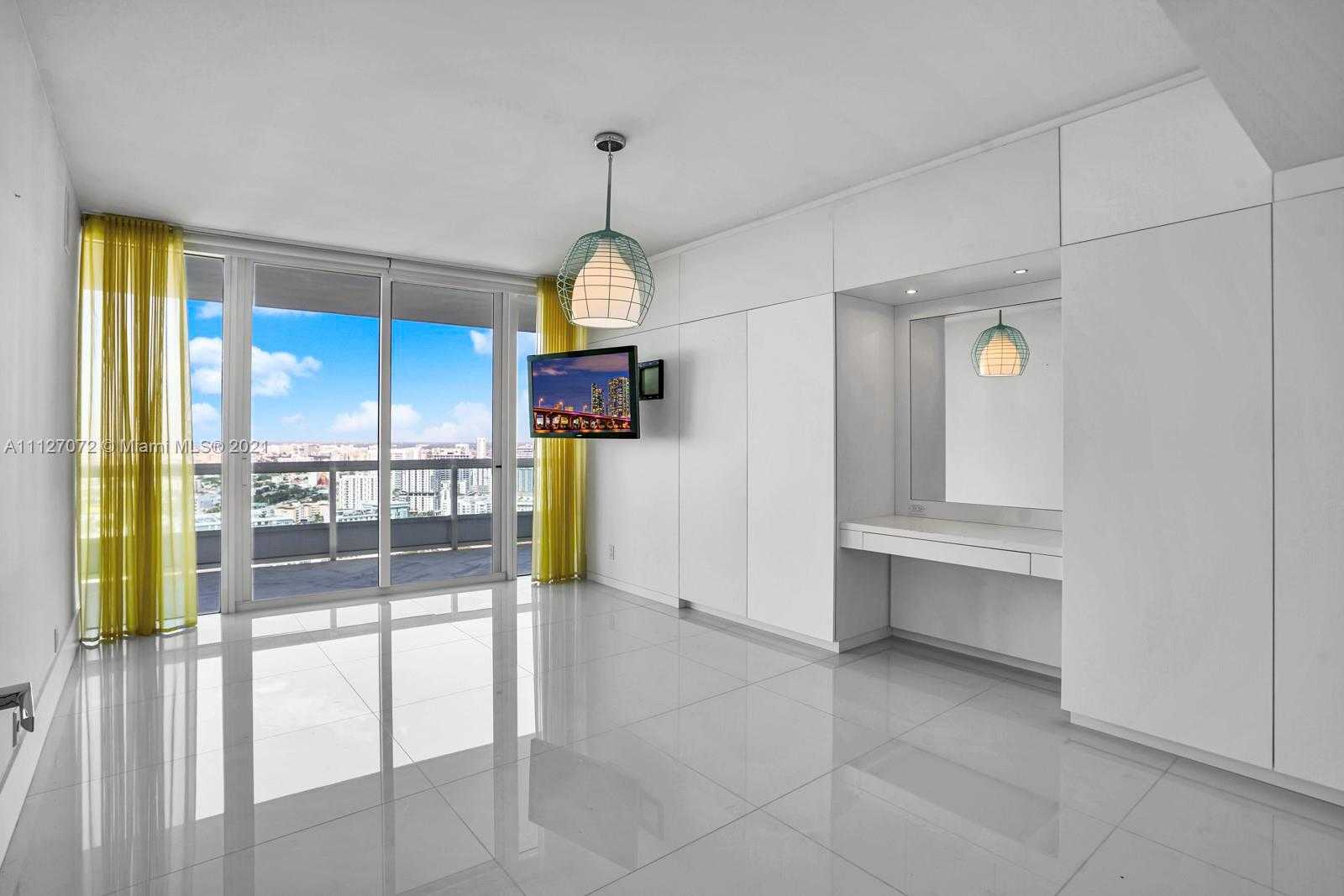 Small Image of Santa Maria, 1643 Brickell Ave, Miami, FL 33129, USA Number 23