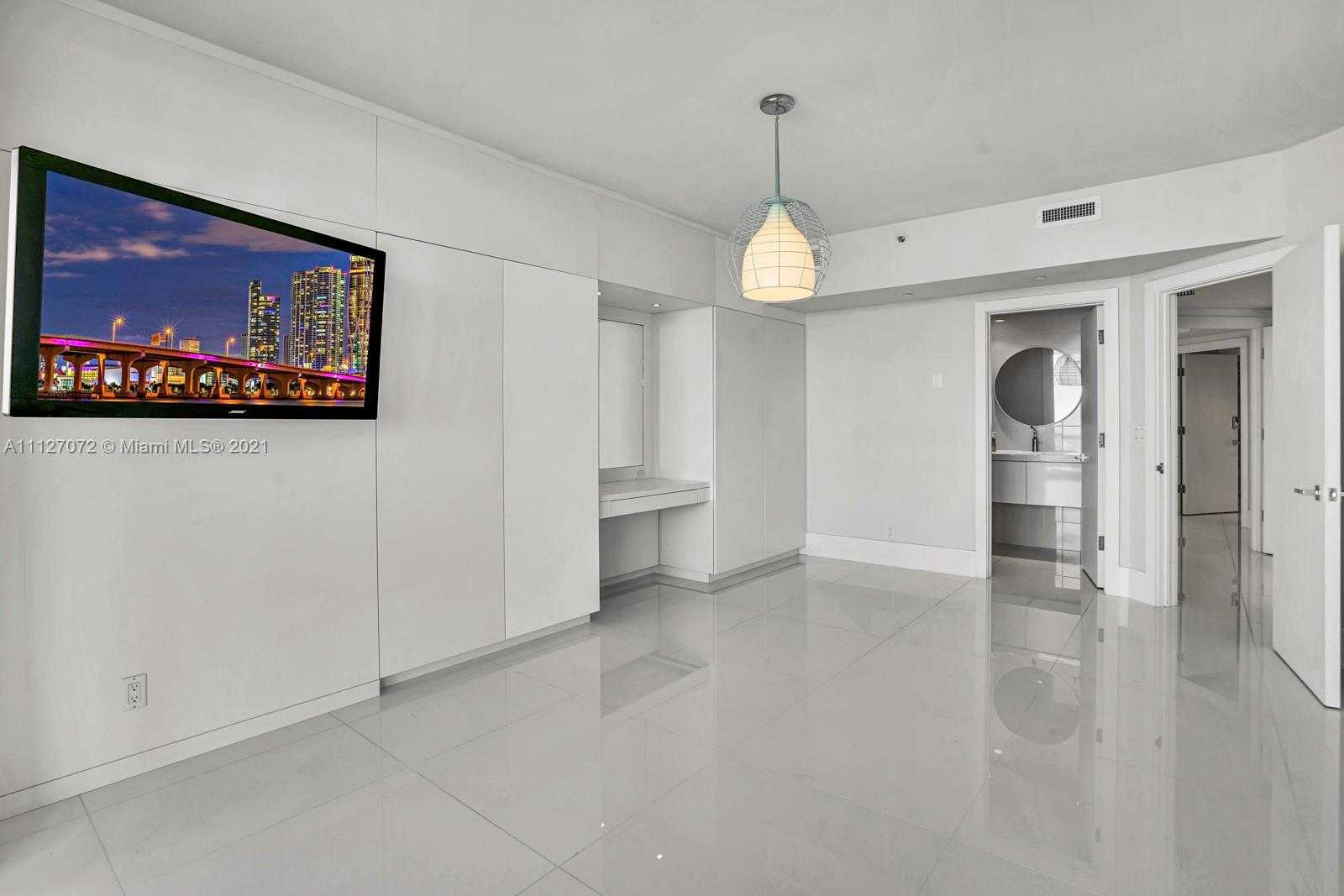 Small Image of Santa Maria, 1643 Brickell Ave, Miami, FL 33129, USA Number 24