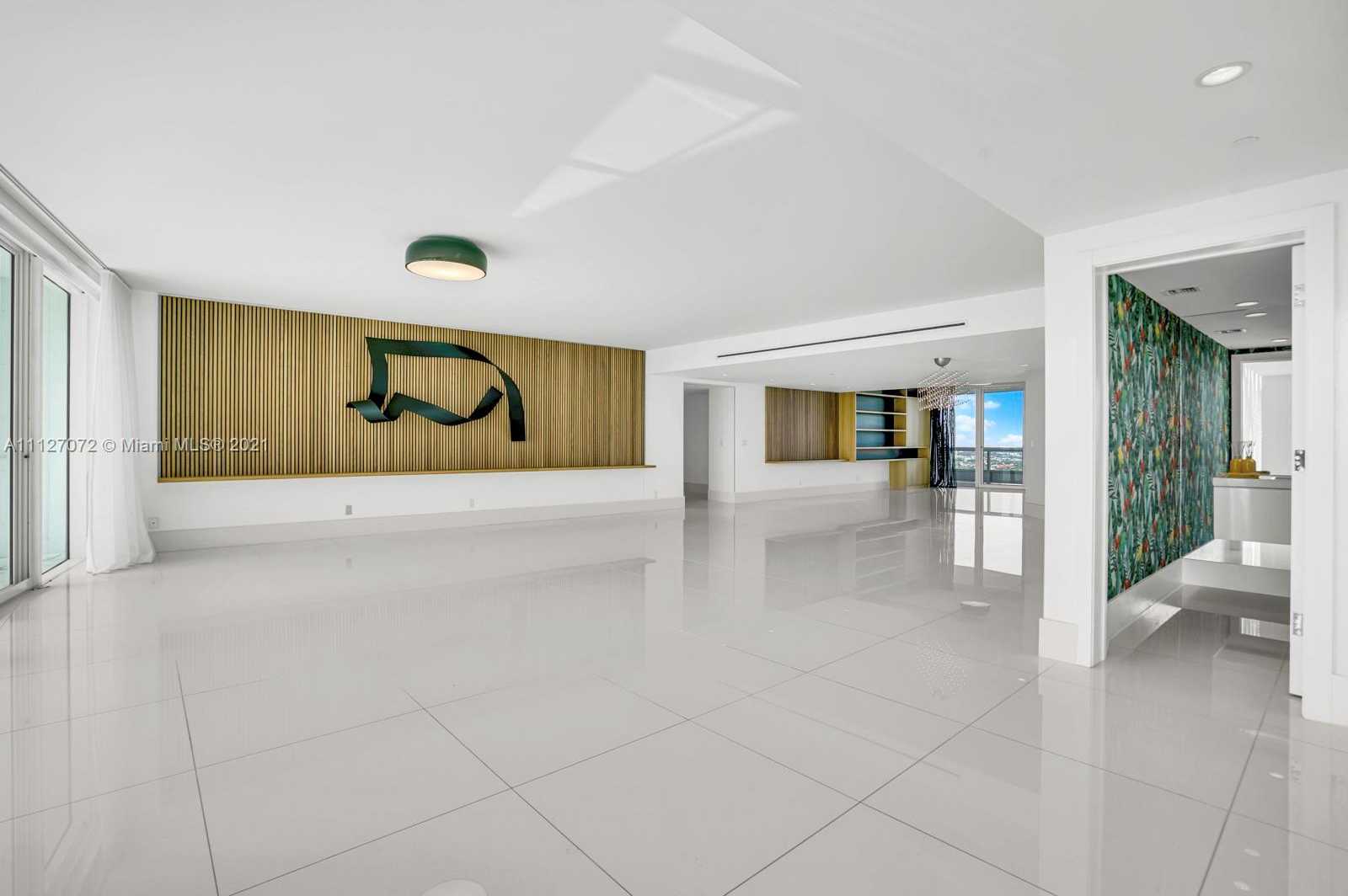 Small Image of Santa Maria, 1643 Brickell Ave, Miami, FL 33129, USA Number 3