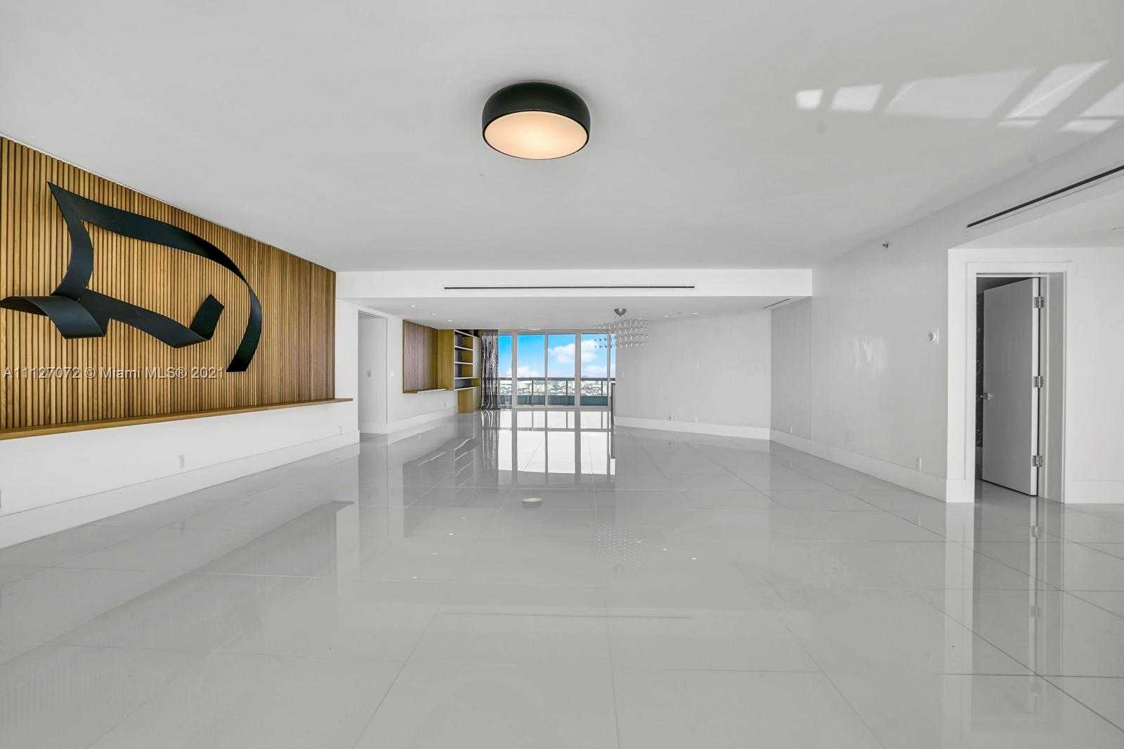 Small Image of Santa Maria, 1643 Brickell Ave, Miami, FL 33129, USA Number 8