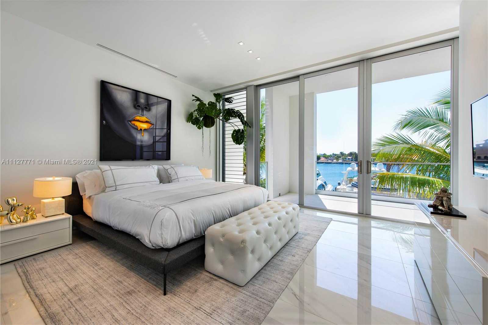 Small Image of 3750 Yacht Club Dr, Miami, FL 33180, USA Number 10