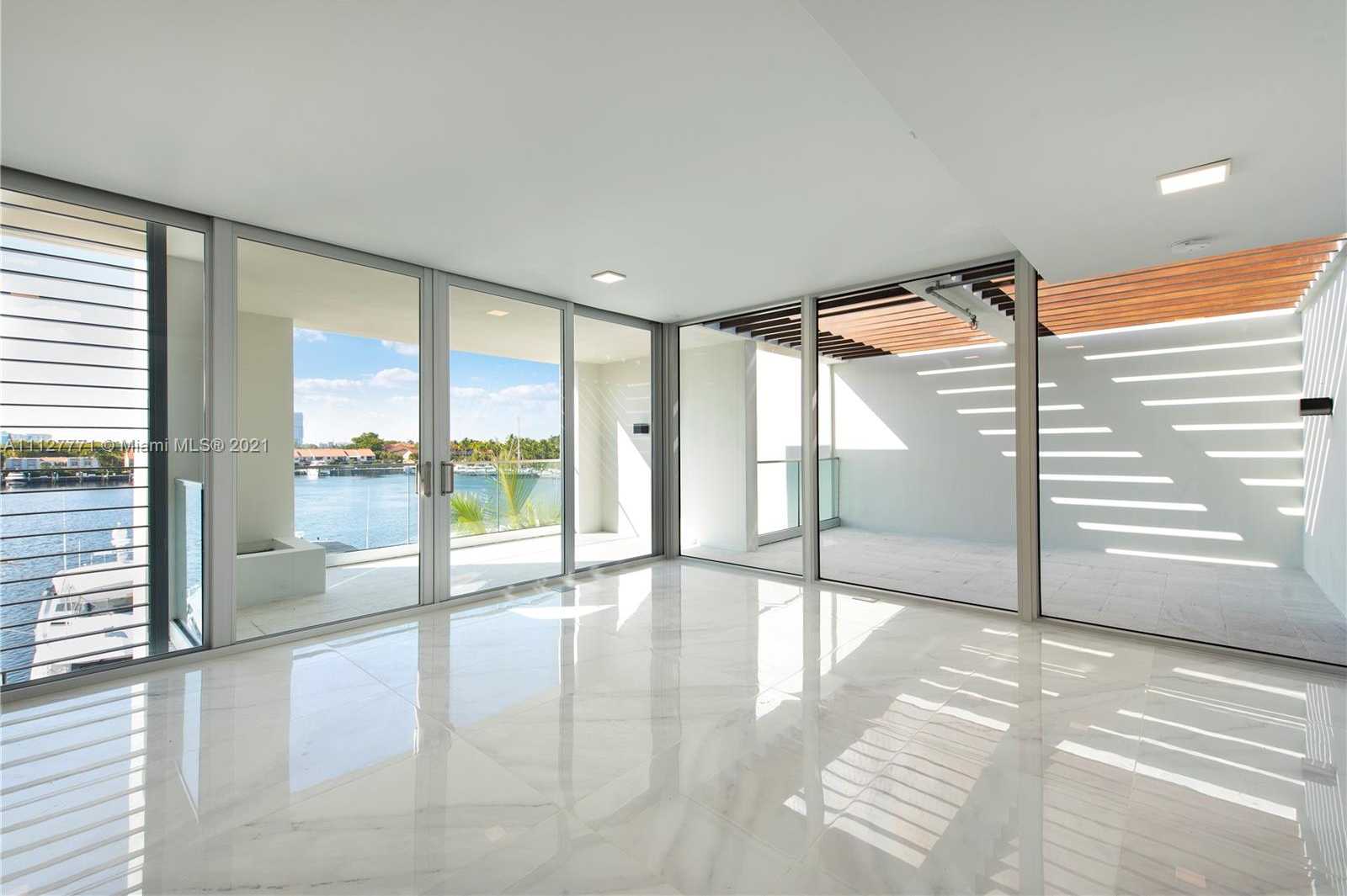Small Image of 3750 Yacht Club Dr, Miami, FL 33180, USA Number 13