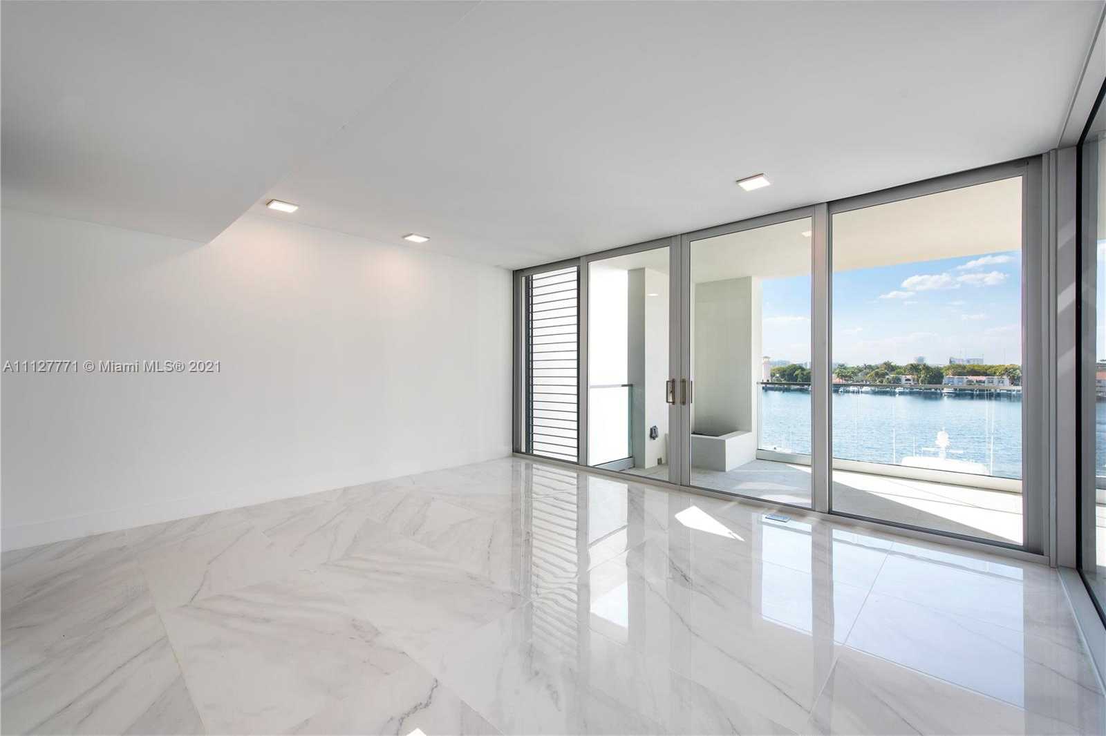 Small Image of 3750 Yacht Club Dr, Miami, FL 33180, USA Number 14