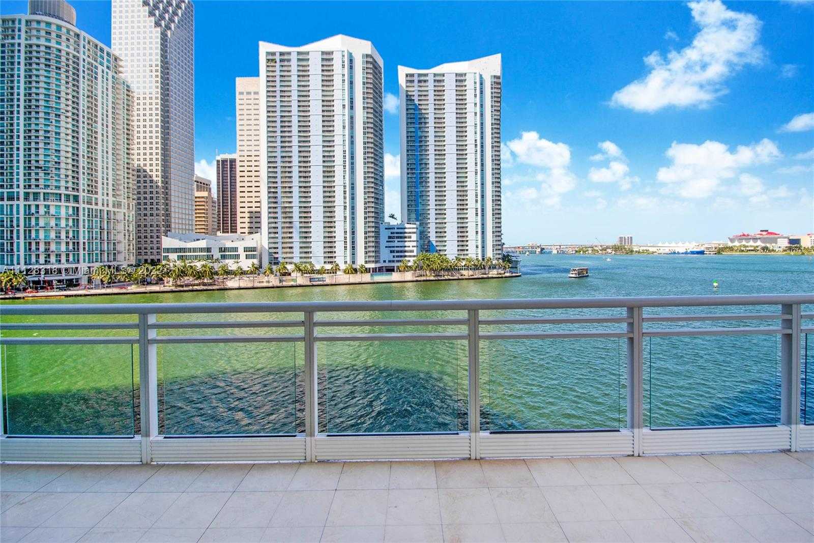 Small Image of 900 Brickell Key Blvd, Miami, FL 33131, USA Number 10