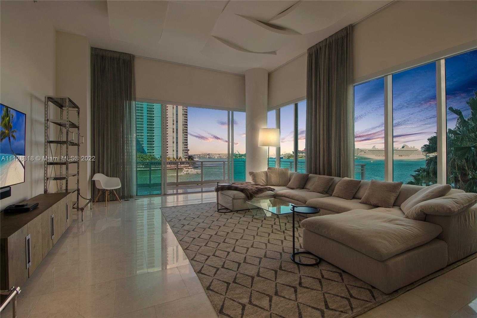 Small Image of 900 Brickell Key Blvd, Miami, FL 33131, USA Number 11
