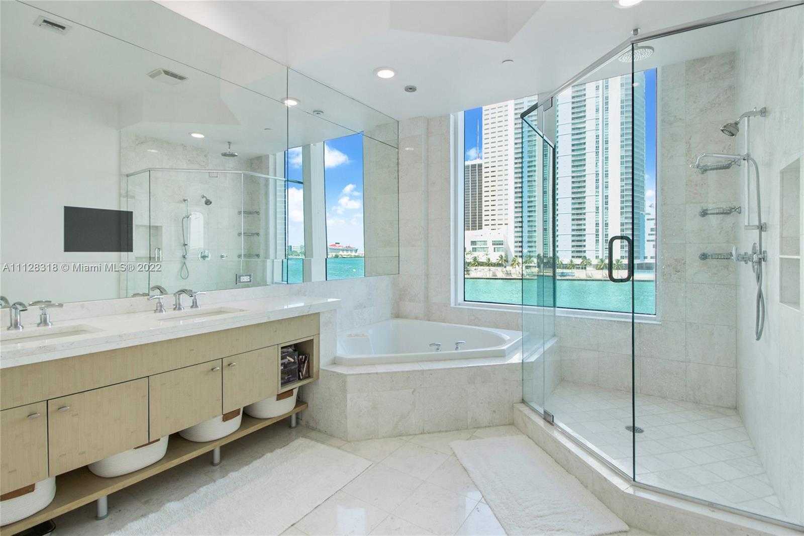 Small Image of 900 Brickell Key Blvd, Miami, FL 33131, USA Number 20
