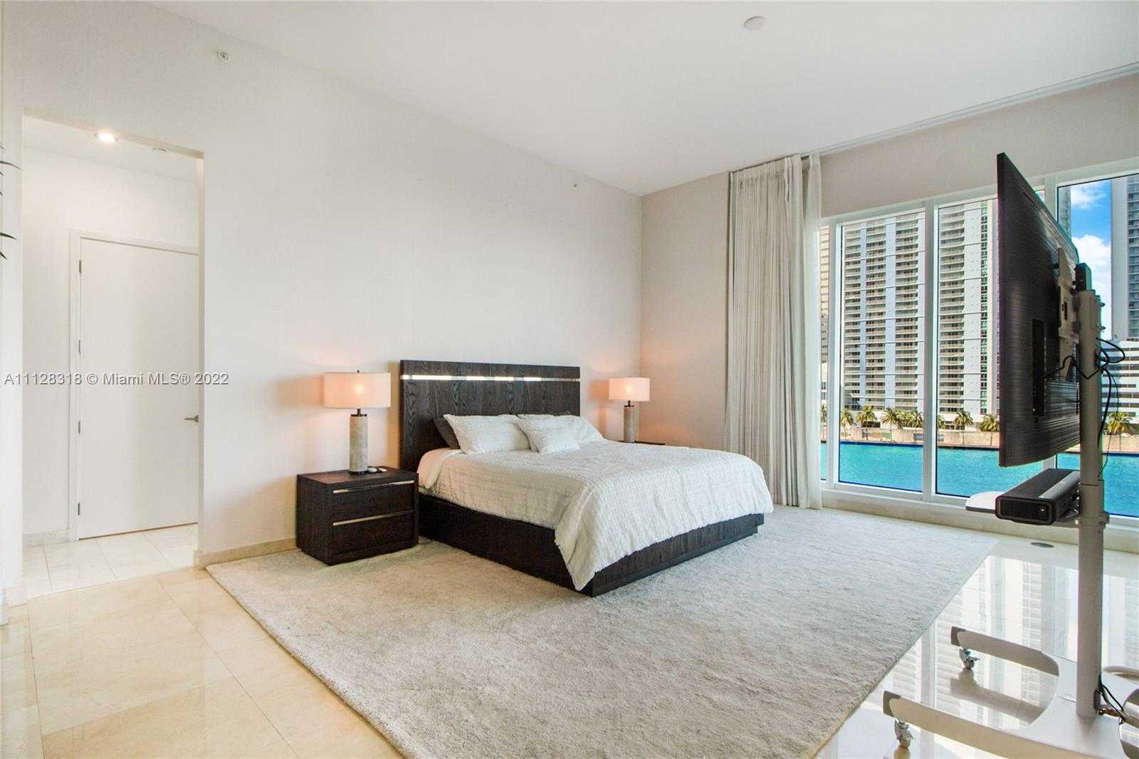 Small Image of 900 Brickell Key Blvd, Miami, FL 33131, USA Number 22
