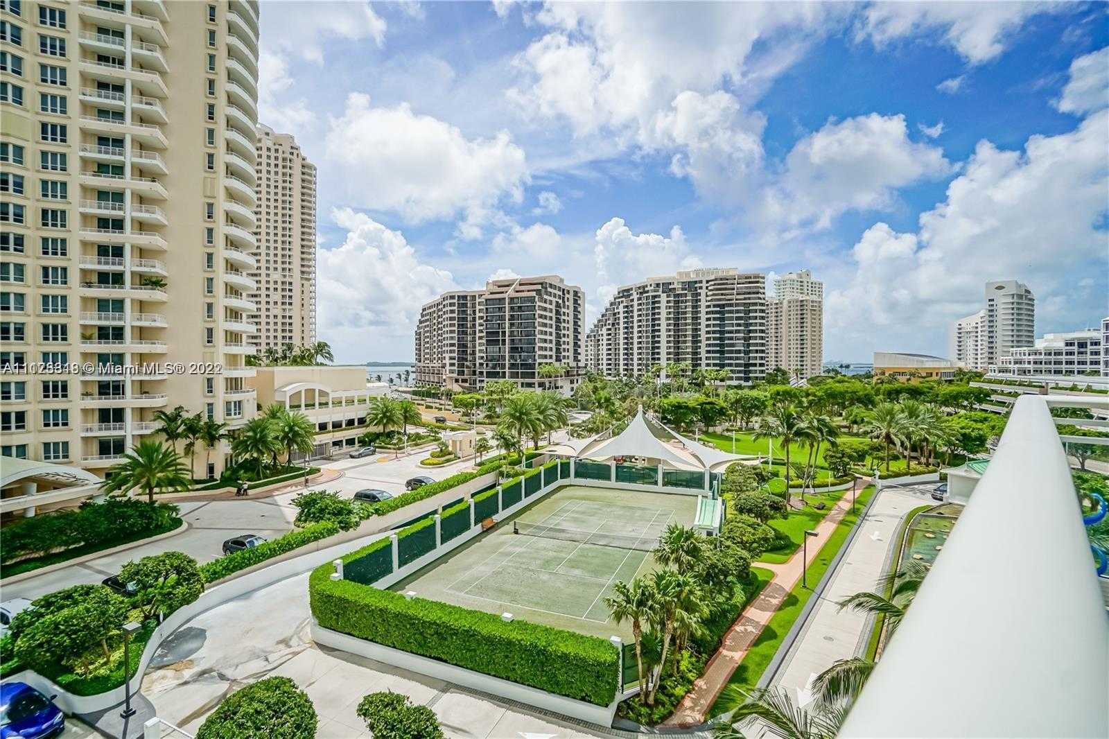 Small Image of 900 Brickell Key Blvd, Miami, FL 33131, USA Number 33