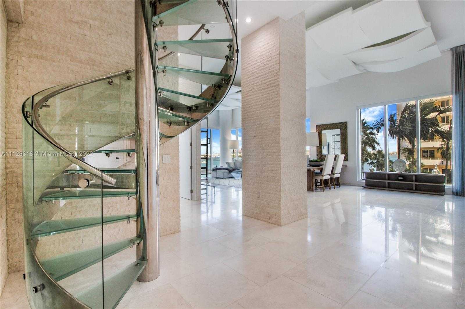 Small Image of 900 Brickell Key Blvd, Miami, FL 33131, USA Number 4
