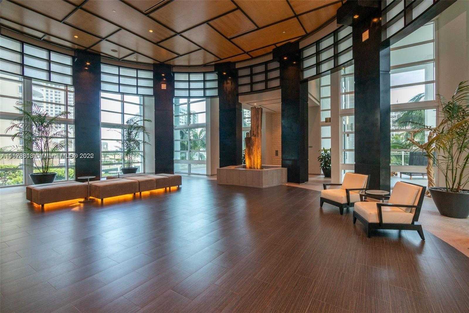 Small Image of 900 Brickell Key Blvd, Miami, FL 33131, USA Number 43