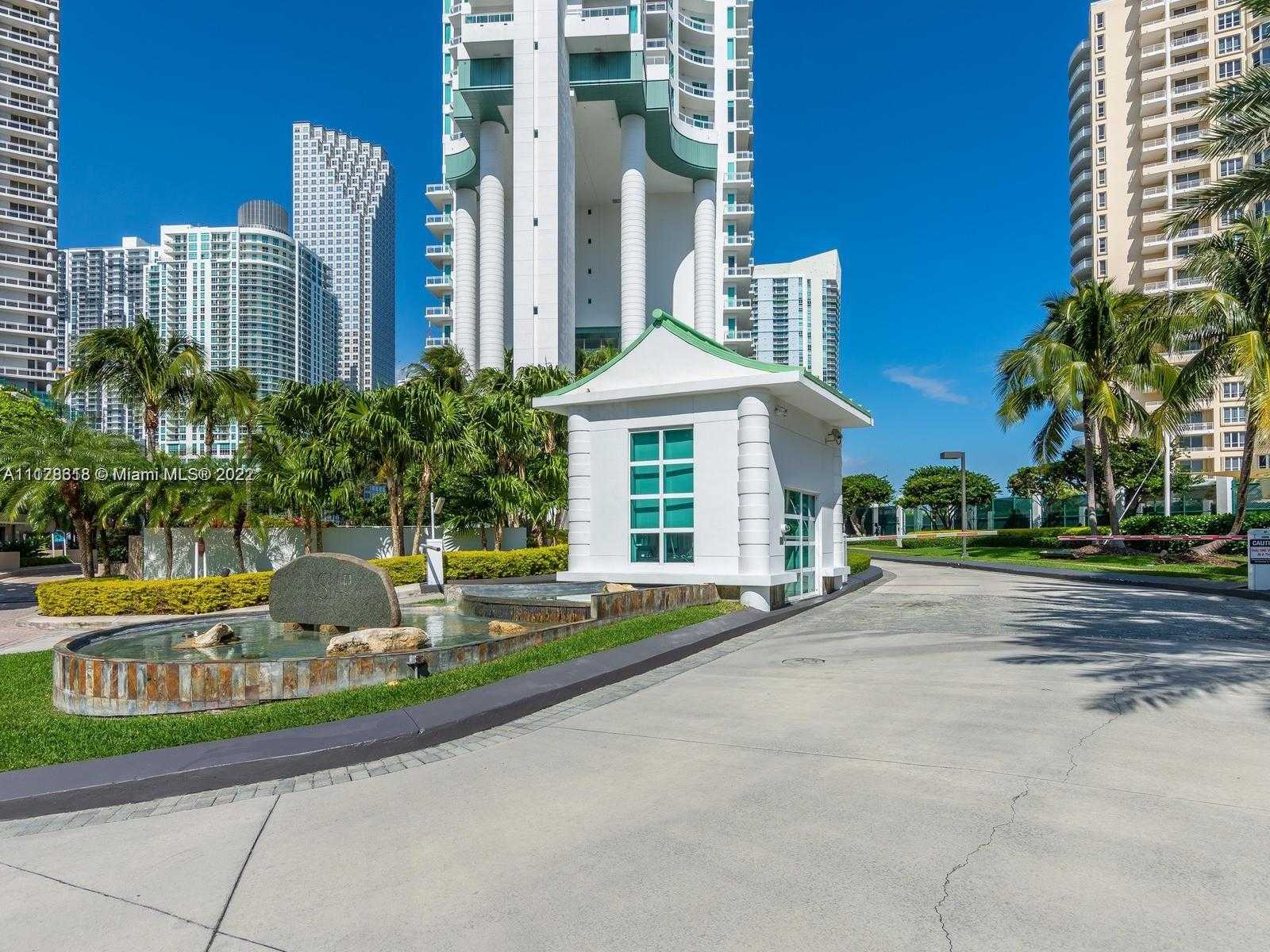 Small Image of 900 Brickell Key Blvd, Miami, FL 33131, USA Number 44