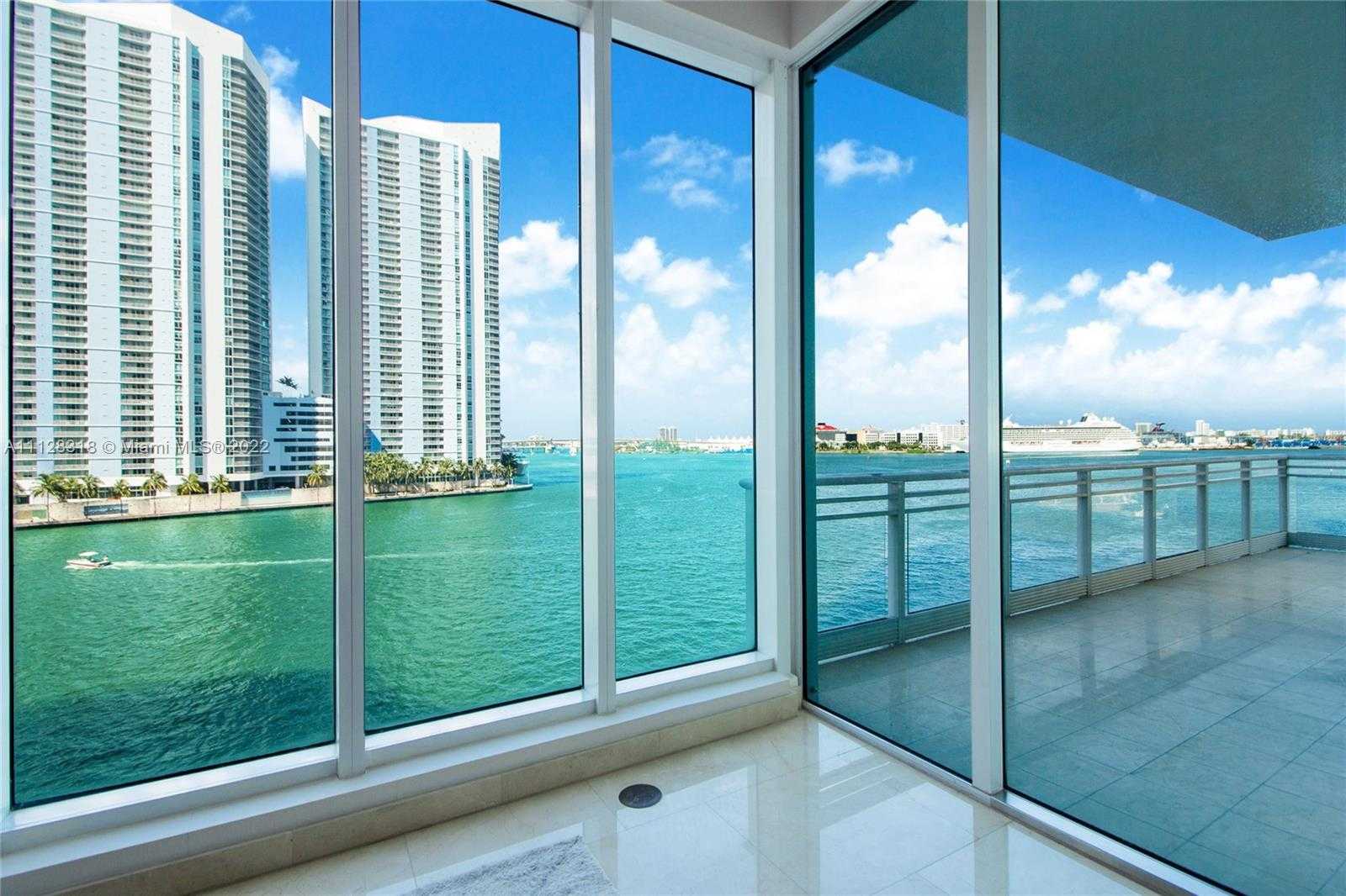 Small Image of 900 Brickell Key Blvd, Miami, FL 33131, USA Number 8