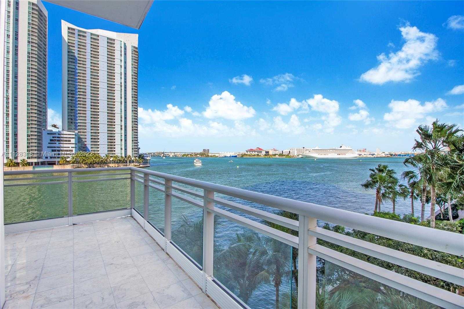 Small Image of 900 Brickell Key Blvd, Miami, FL 33131, USA Number 9