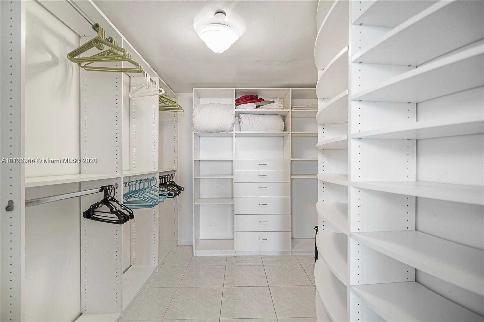 Small Image of 17555 Collins Ave, Sunny Isles Beach, FL 33160, USA Number 14