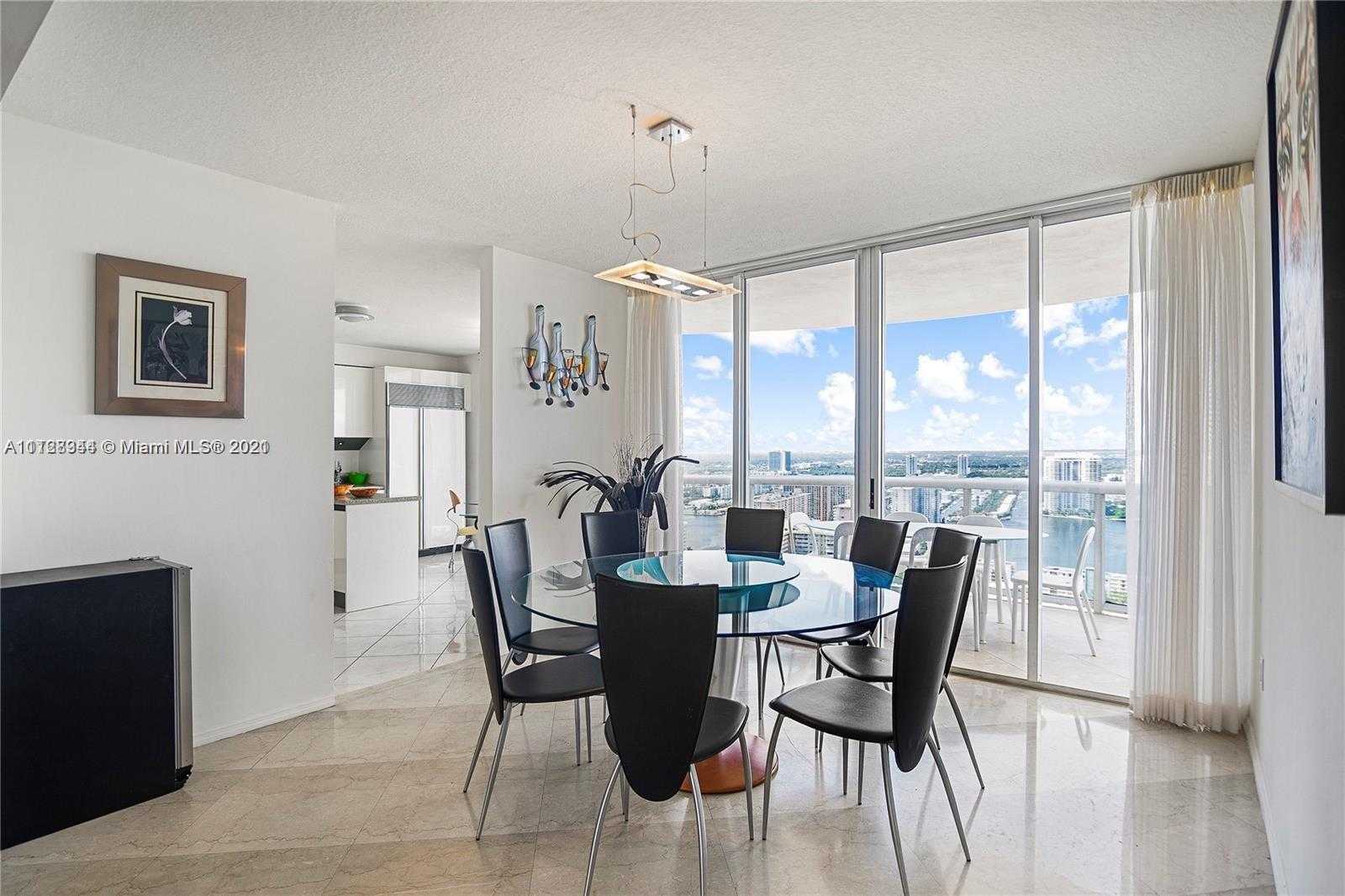 Small Image of 17555 Collins Ave, Sunny Isles Beach, FL 33160, USA Number 6