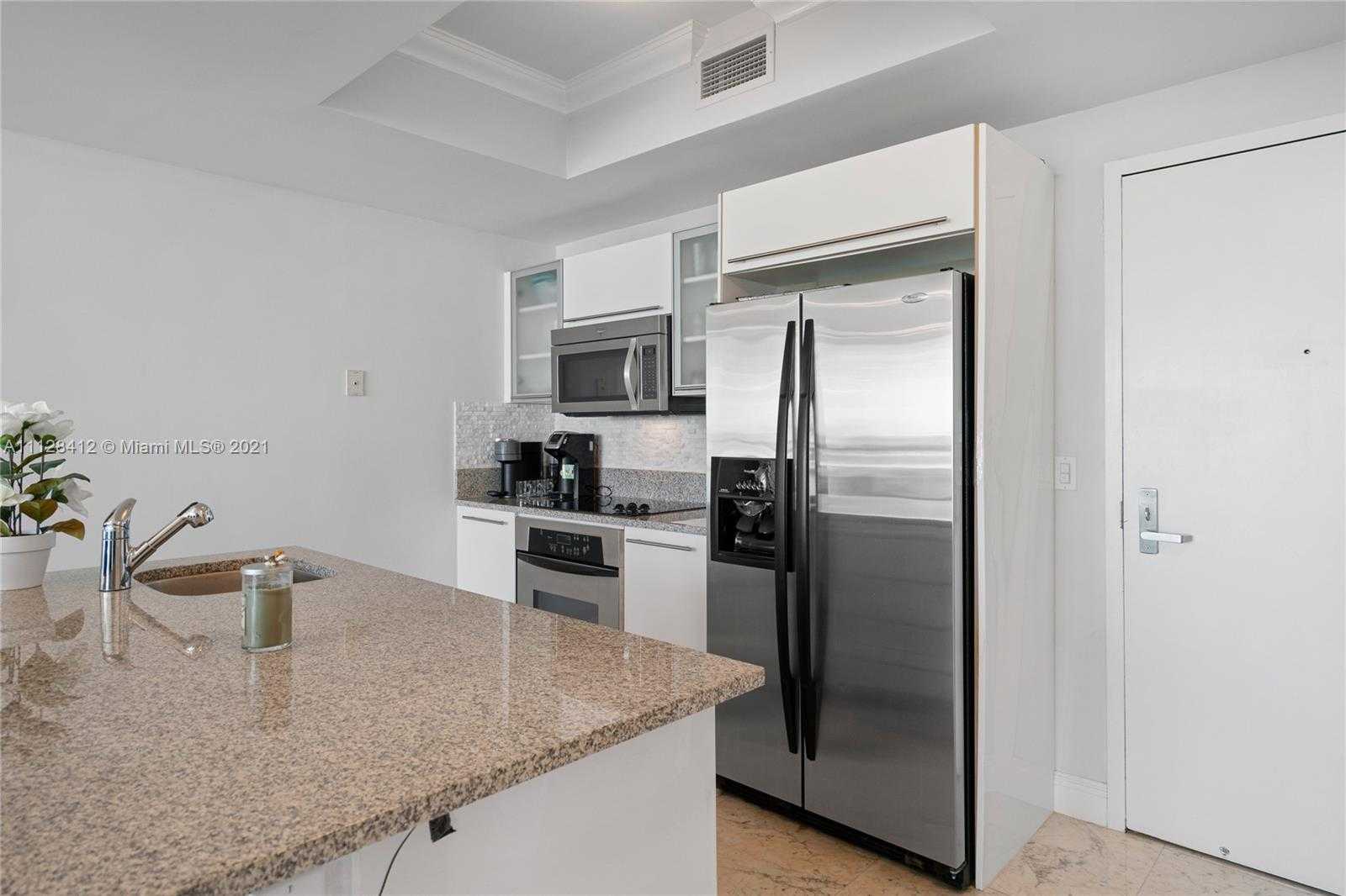 Small Image of 888 Biscayne Blvd, Miami, FL 33132, USA Number 5