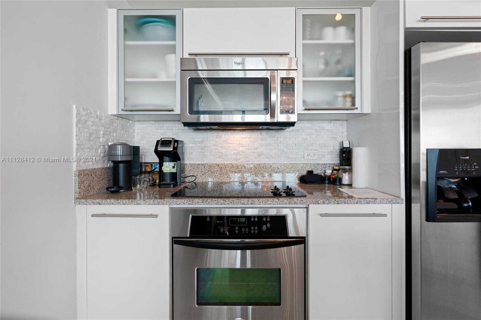 Small Image of 888 Biscayne Blvd, Miami, FL 33132, USA Number 7