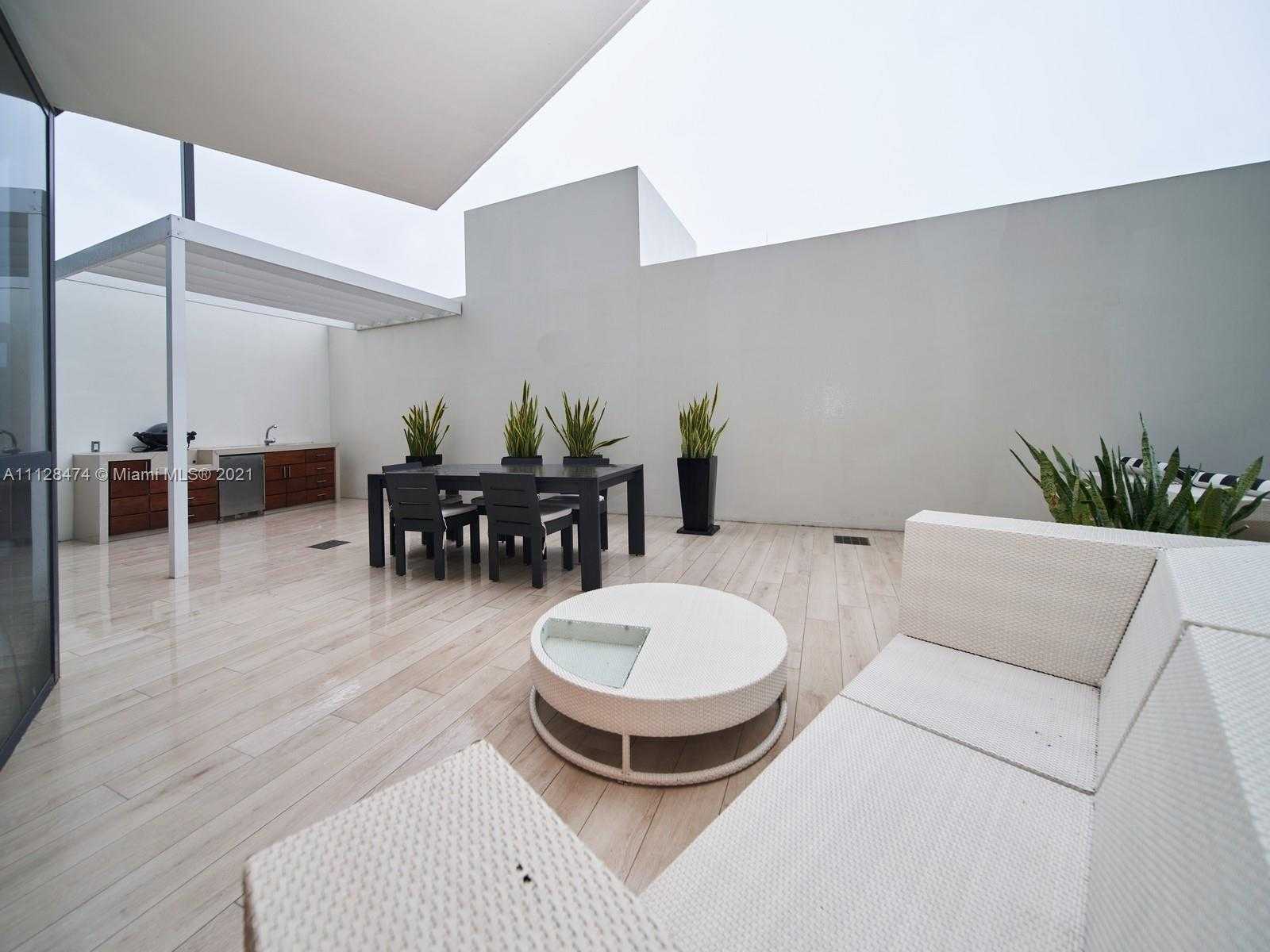 Small Image of 2201 Collins Ave, Miami Beach, FL 33139, USA Number 15