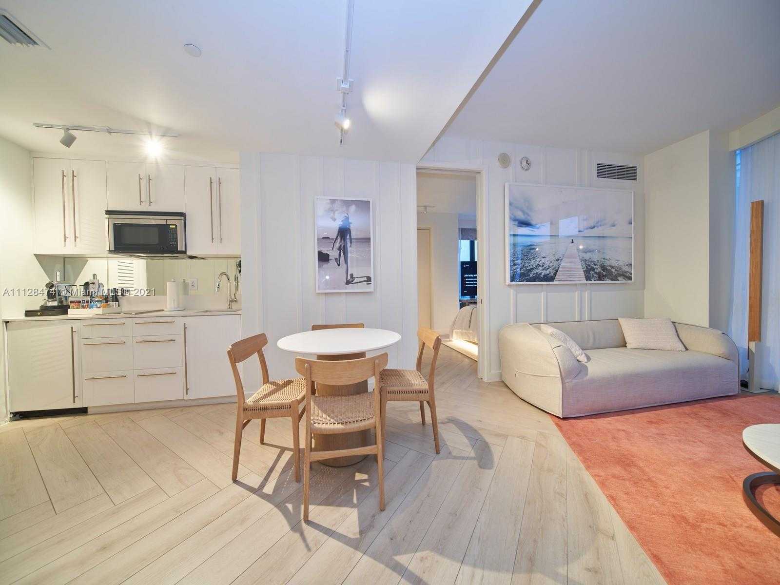 Small Image of 2201 Collins Ave, Miami Beach, FL 33139, USA Number 2