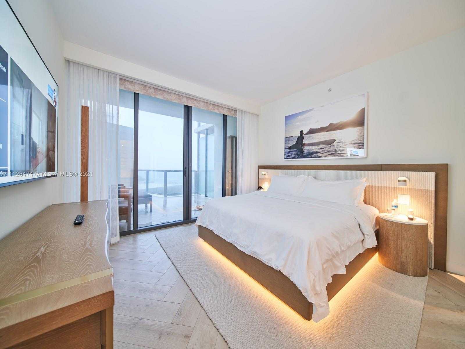 Small Image of 2201 Collins Ave, Miami Beach, FL 33139, USA Number 3