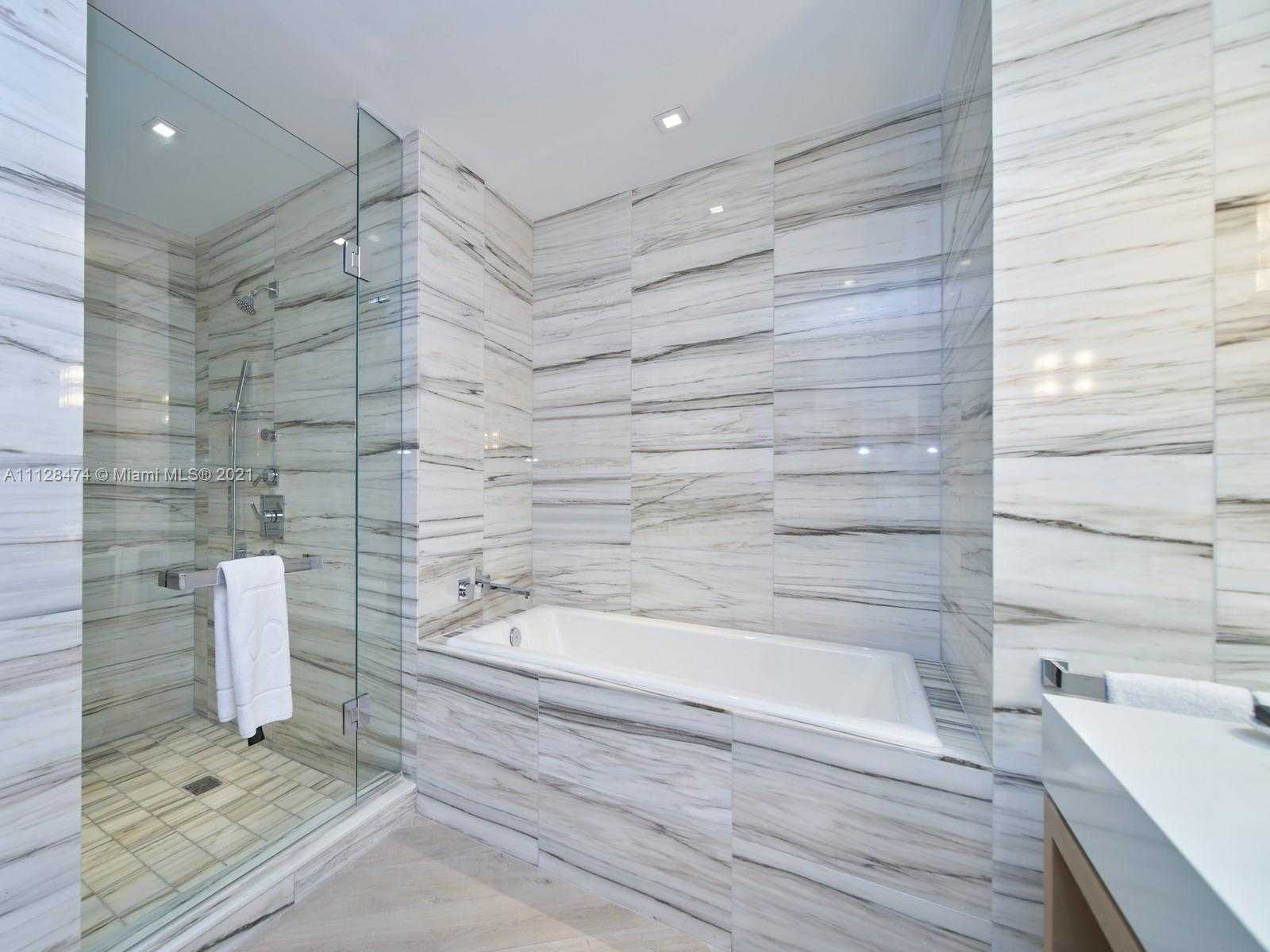 Small Image of 2201 Collins Ave, Miami Beach, FL 33139, USA Number 6