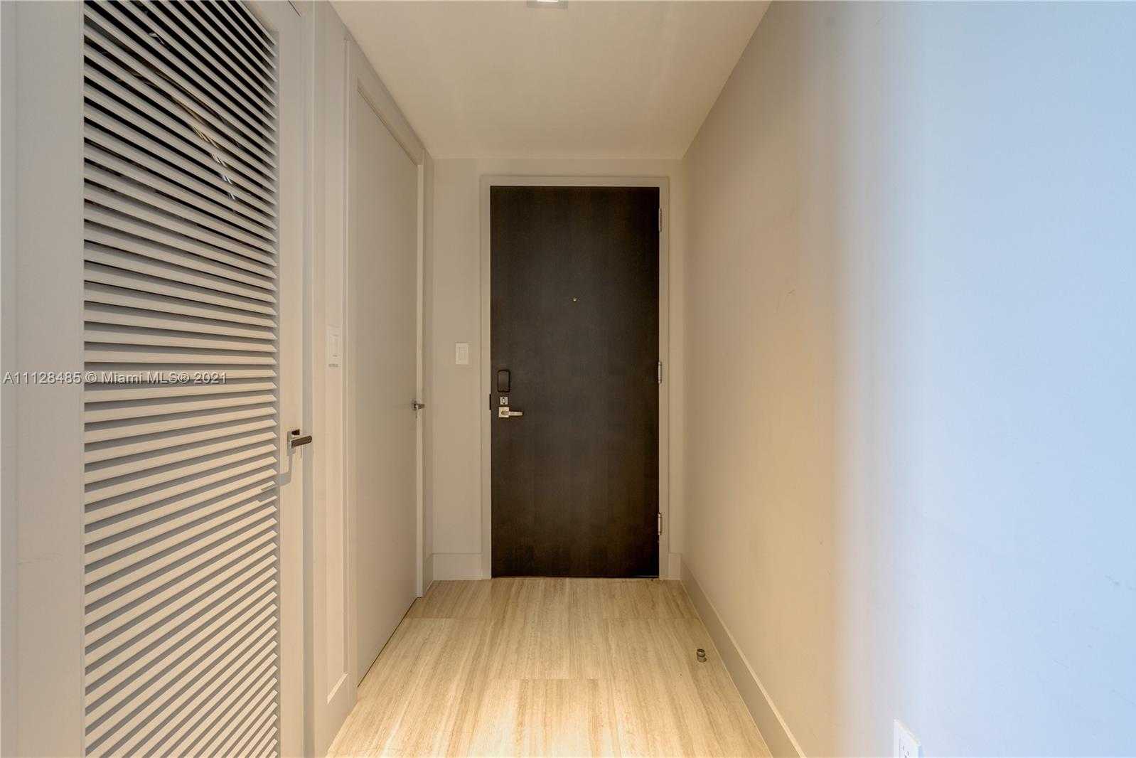 Small Image of 1451 Brickell Ave, Miami, FL 33131, USA Number 4