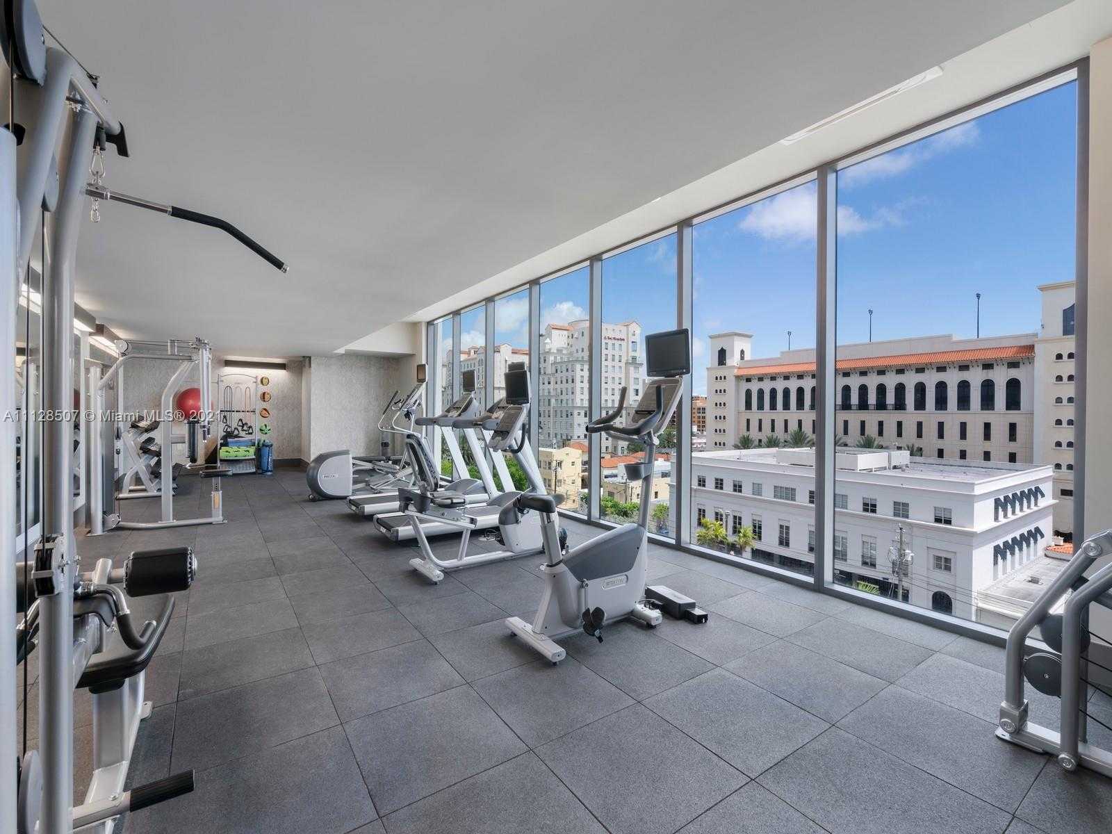 Small Image of 275 Giralda Ave, Coral Gables, FL 33134, USA Number 17