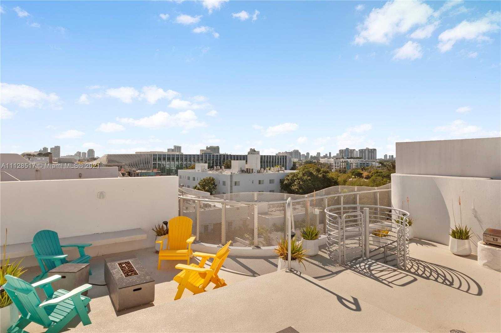 Small Image of 2155 Washington Ct, Miami Beach, FL 33139, USA Number 12