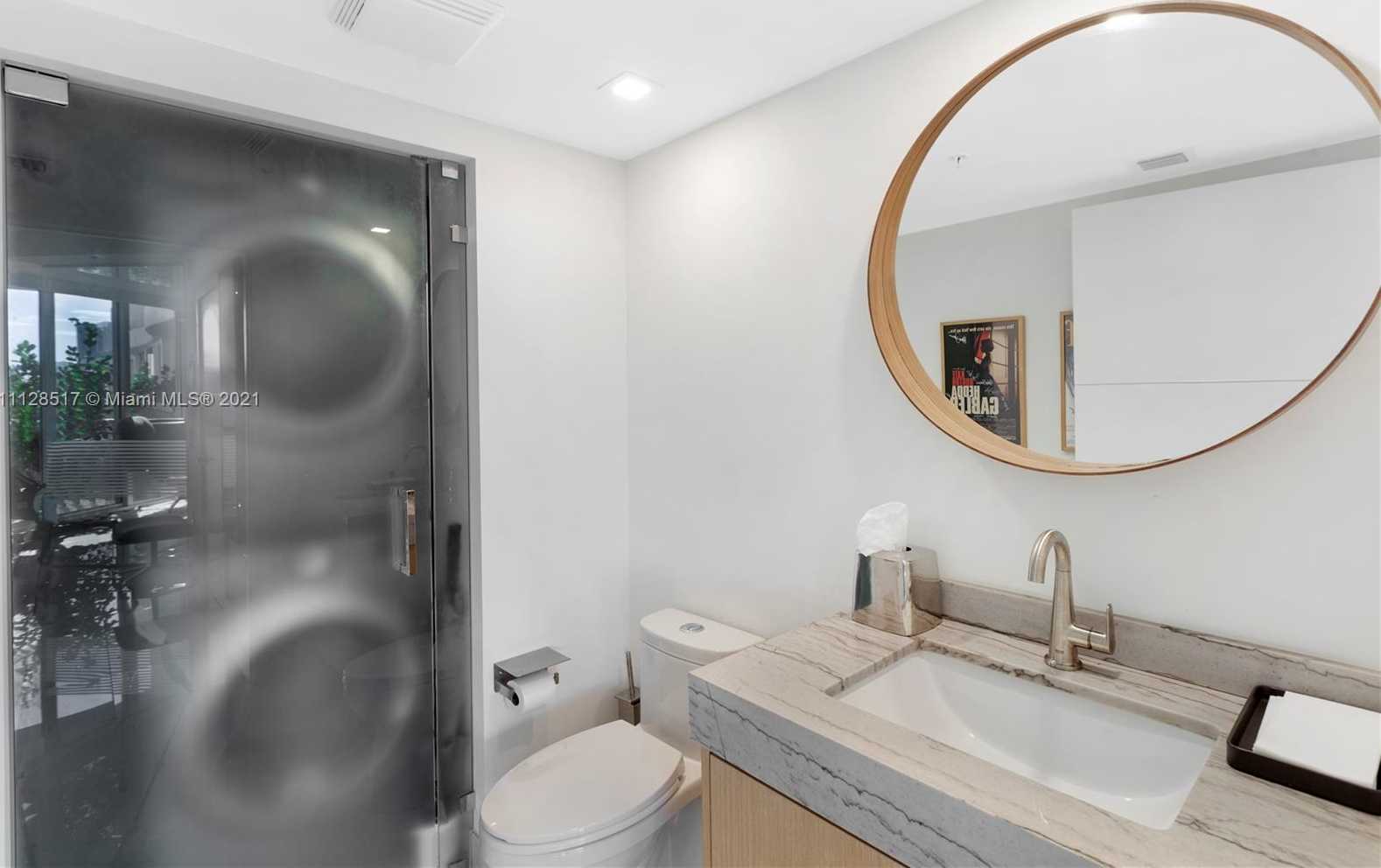 Small Image of 2155 Washington Ct, Miami Beach, FL 33139, USA Number 6