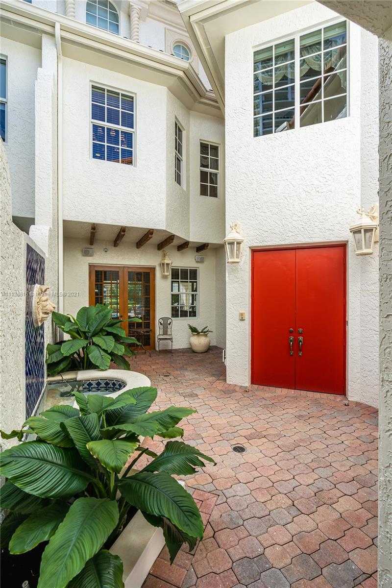Small Image of 3740 NE 199th Terrace, Aventura, FL 33180, USA Number 17