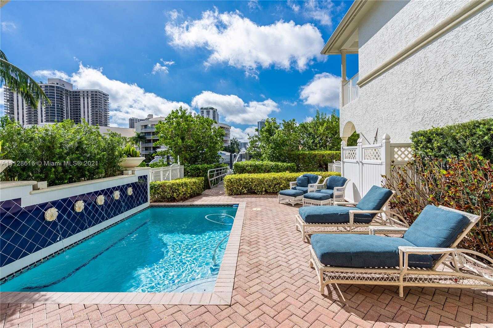 Small Image of 3740 NE 199th Terrace, Aventura, FL 33180, USA Number 22