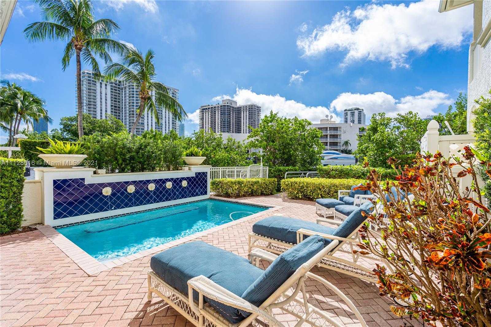 Small Image of 3740 NE 199th Terrace, Aventura, FL 33180, USA Number 23