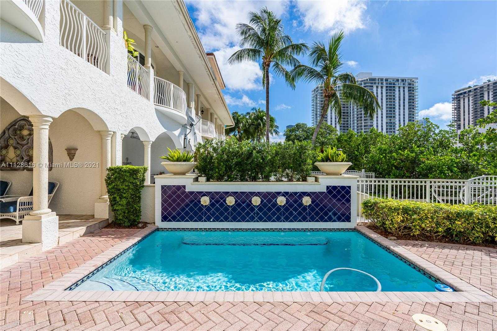Small Image of 3740 NE 199th Terrace, Aventura, FL 33180, USA Number 24