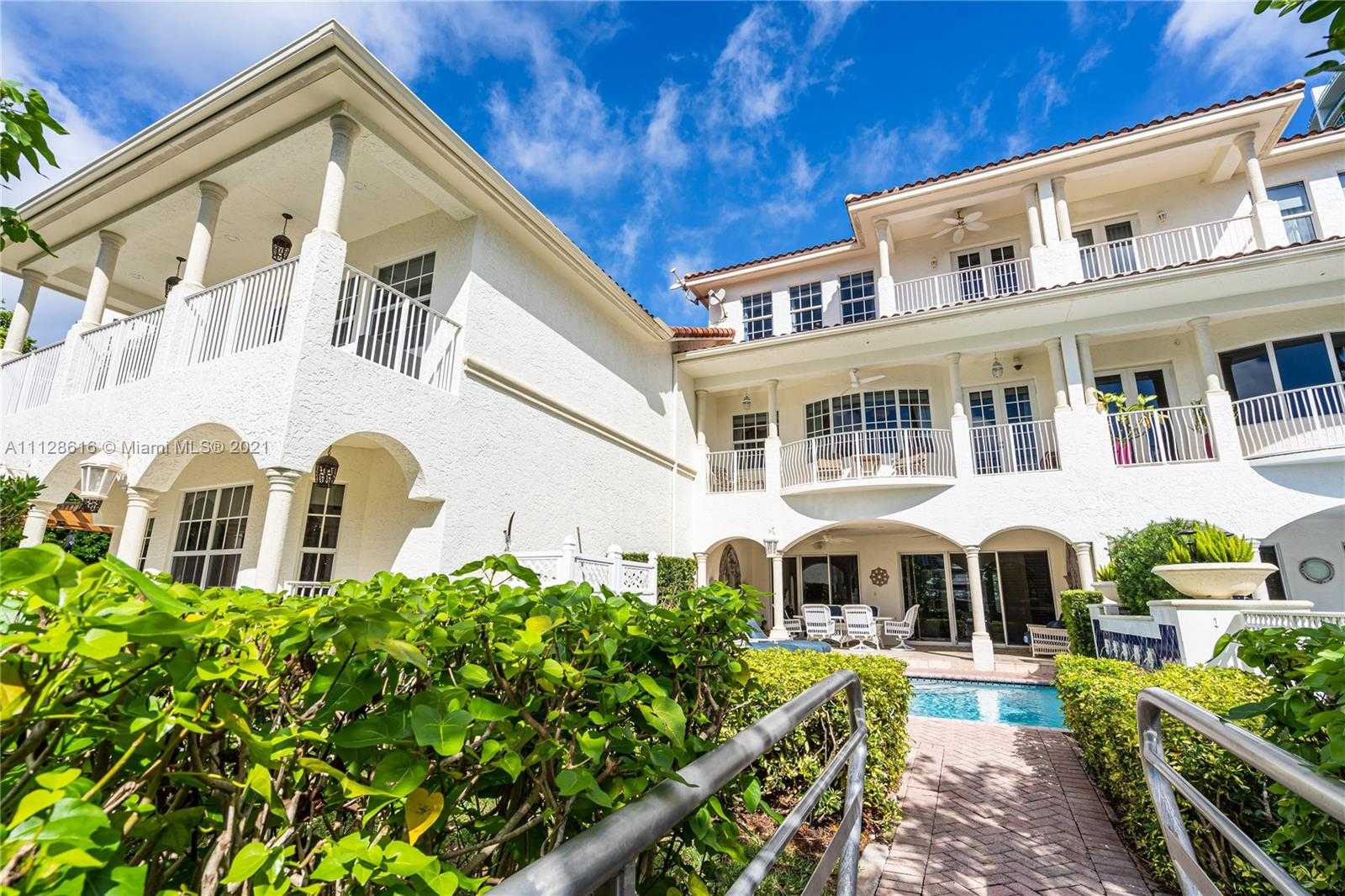 Small Image of 3740 NE 199th Terrace, Aventura, FL 33180, USA Number 29