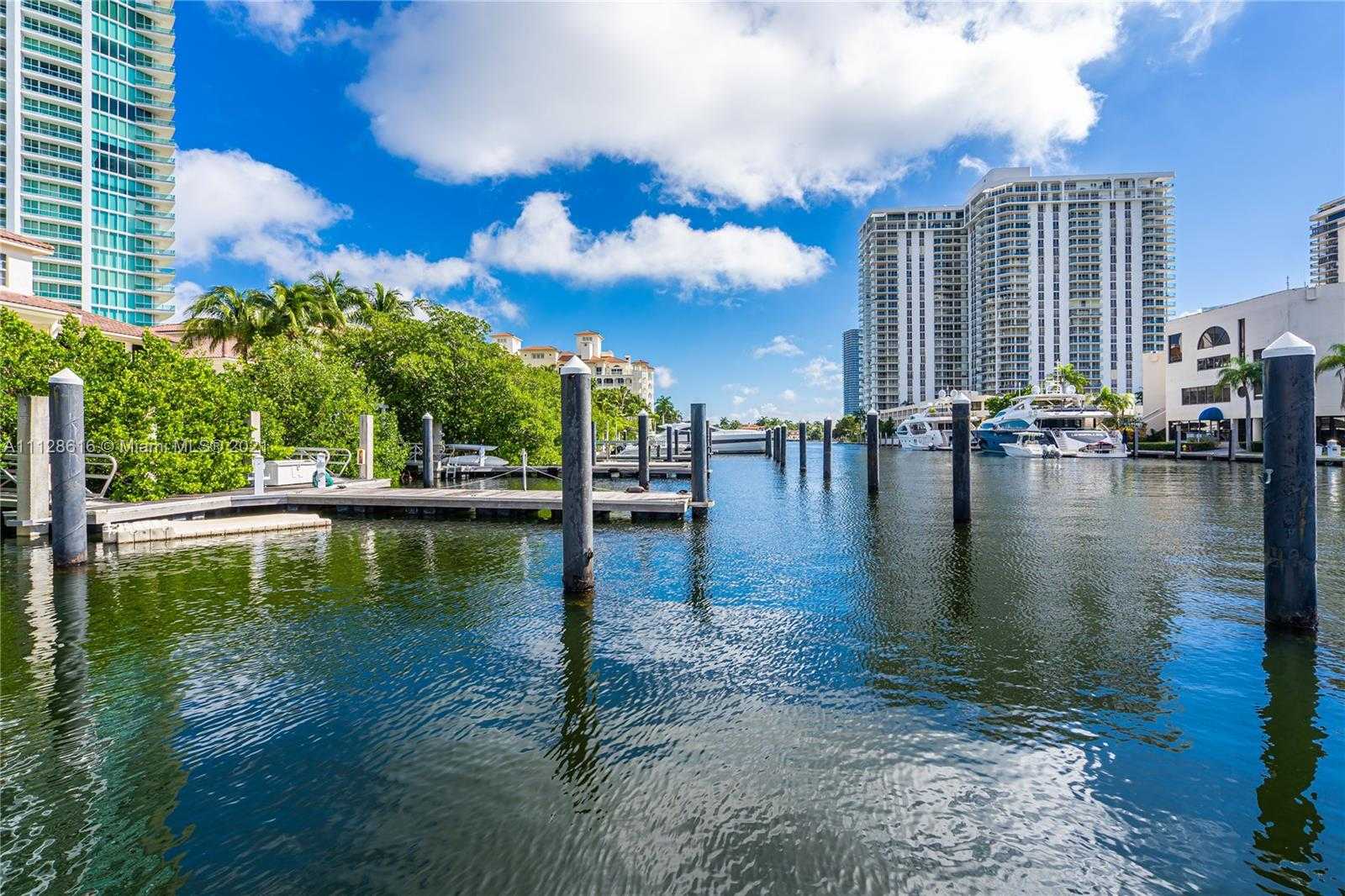 Small Image of 3740 NE 199th Terrace, Aventura, FL 33180, USA Number 32